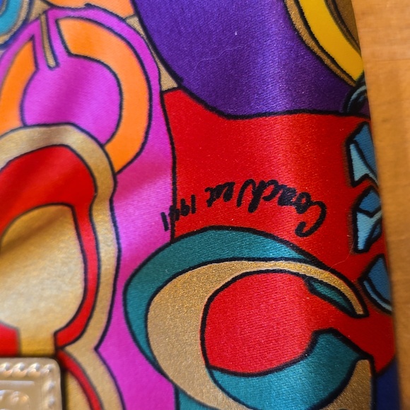 Coach poppy limited edition monogram gold mini bag - Picture 3 of 8